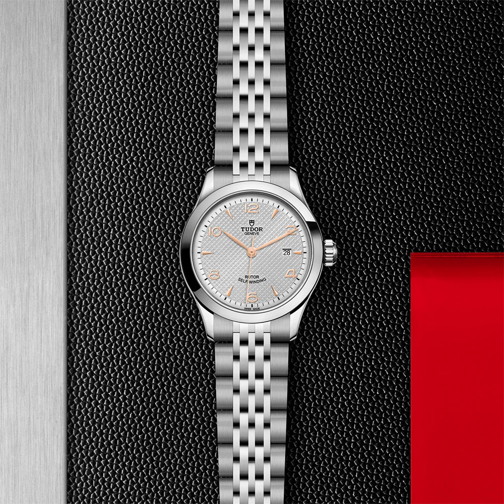 1926 28mm - Silver on Bracelet - Image 2