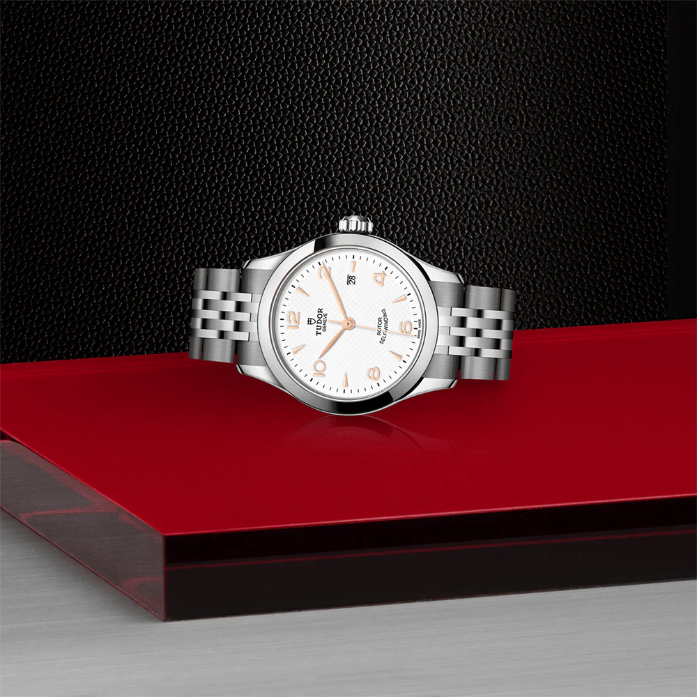 1926 28mm - White on Bracelet - Image 3