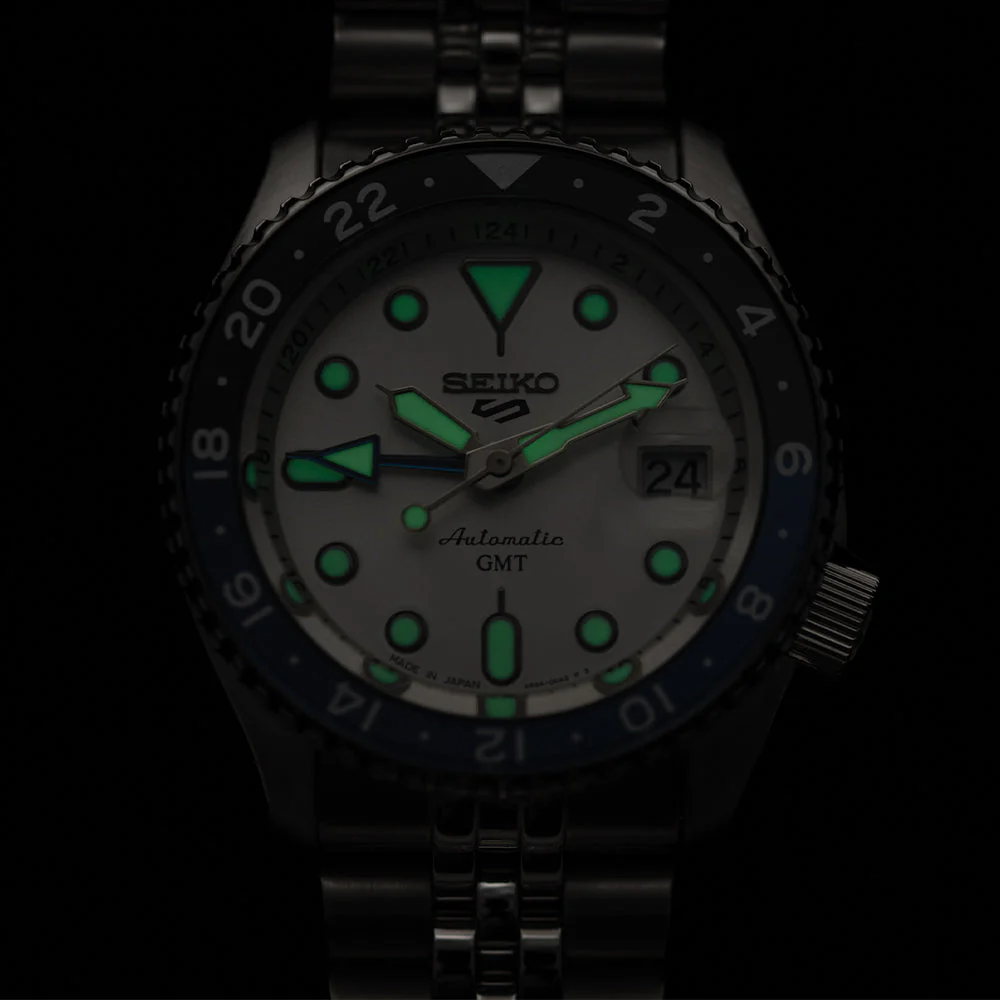 SSK033 5 Sports SKX GMT 42.5mm - White on Bracelet - Image 4