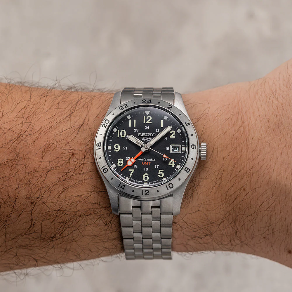 SSK023 5 Sports Field GMT 39.4mm - Black on Bracelet - Image 3