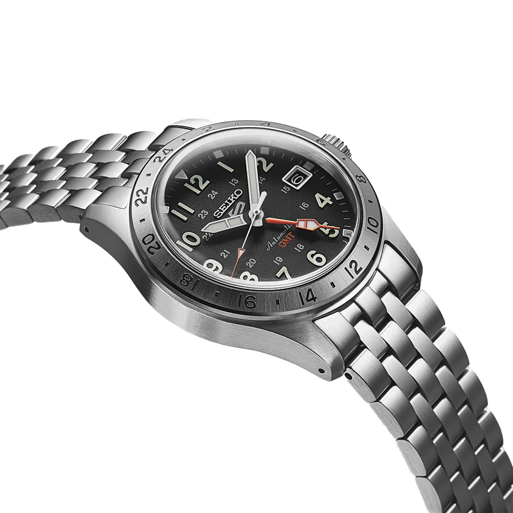 SSK023 5 Sports Field GMT 39.4mm - Black on Bracelet - Image 6
