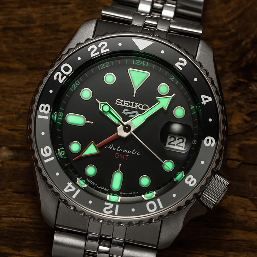 SSK001 5 Sports GMT 42.5mm - Black on Bracelet - Image 5