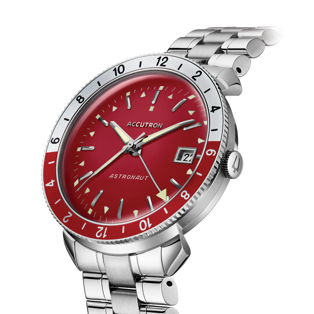 Astronaut 41mm - Red on Bracelet - Image 2