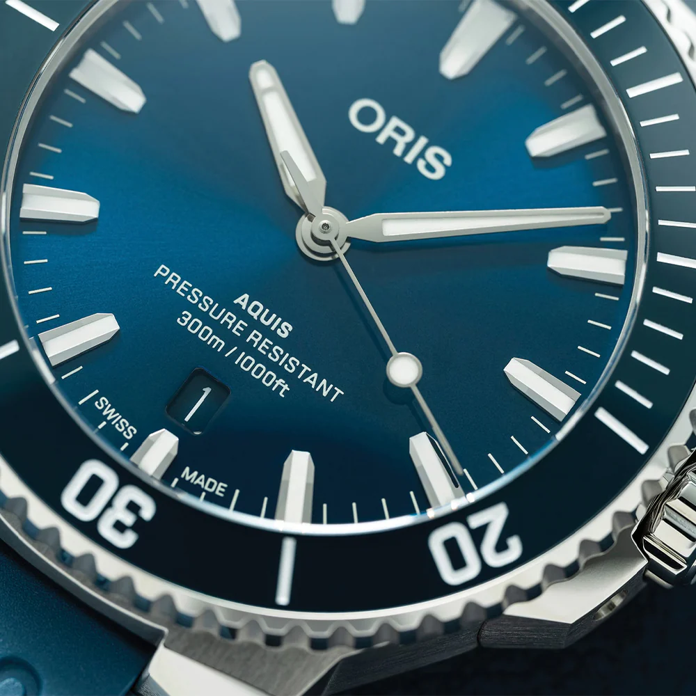 Aquis Date 41.5mm - Blue on Rubber Strap - Image 4