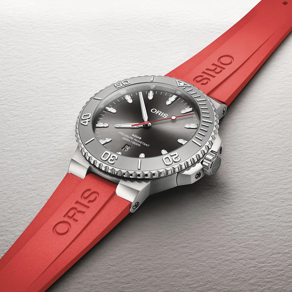 Aquis Date Relief 43.5mm - Silver on Rubber Strap - Image 3
