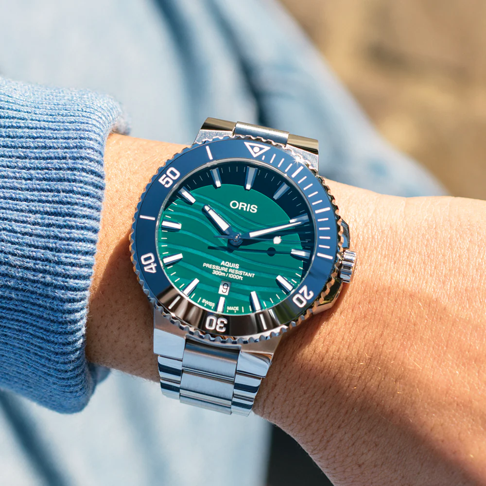 Aquis Date Yangtze Jiangtun Limited Edition 43.5mm - Blue-Green Mother of Pearl on Bracelet - Image 3