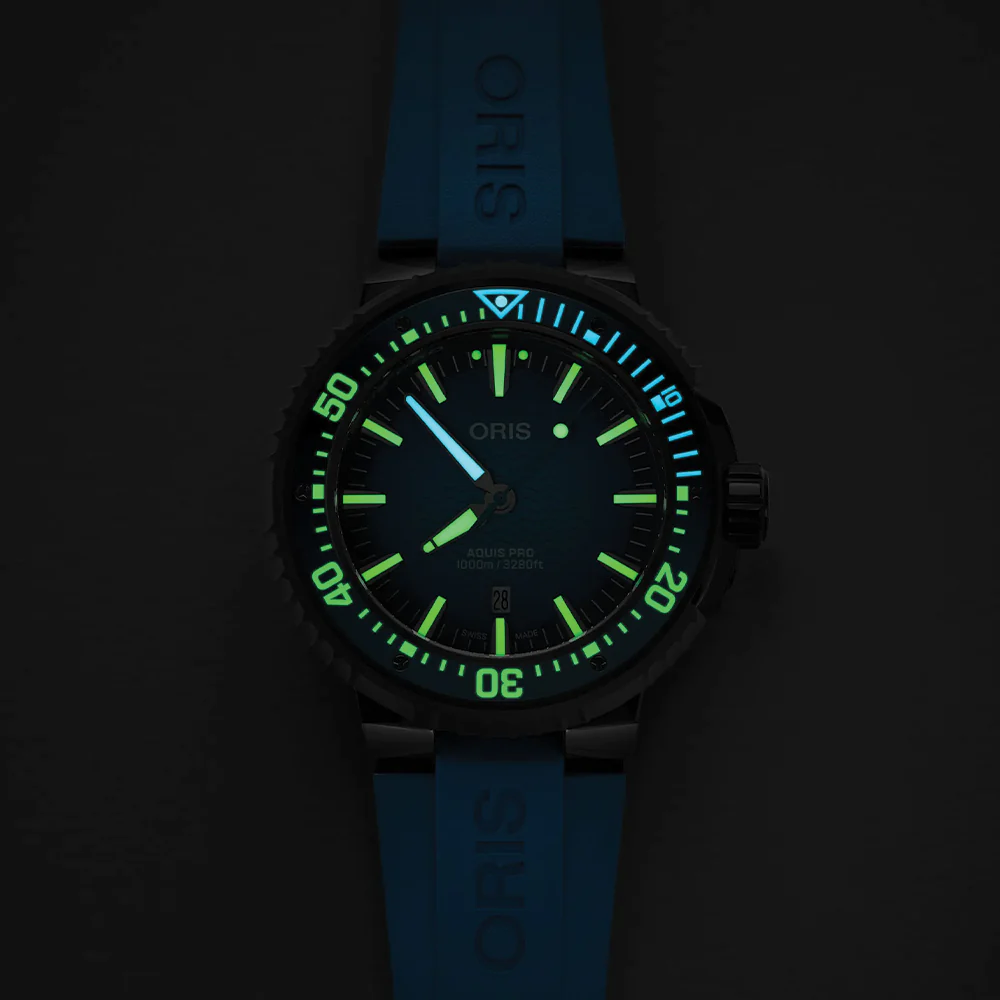 Aquis Pro 1000m Multi-Piece Titanium 49.5mm - Black on Rubber Strap w/ Extra Rubber Strap - Image 5