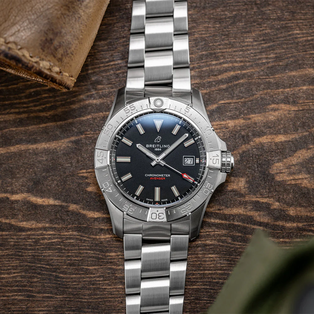 Avenger Automatic 42mm - Black on Bracelet - Image 3