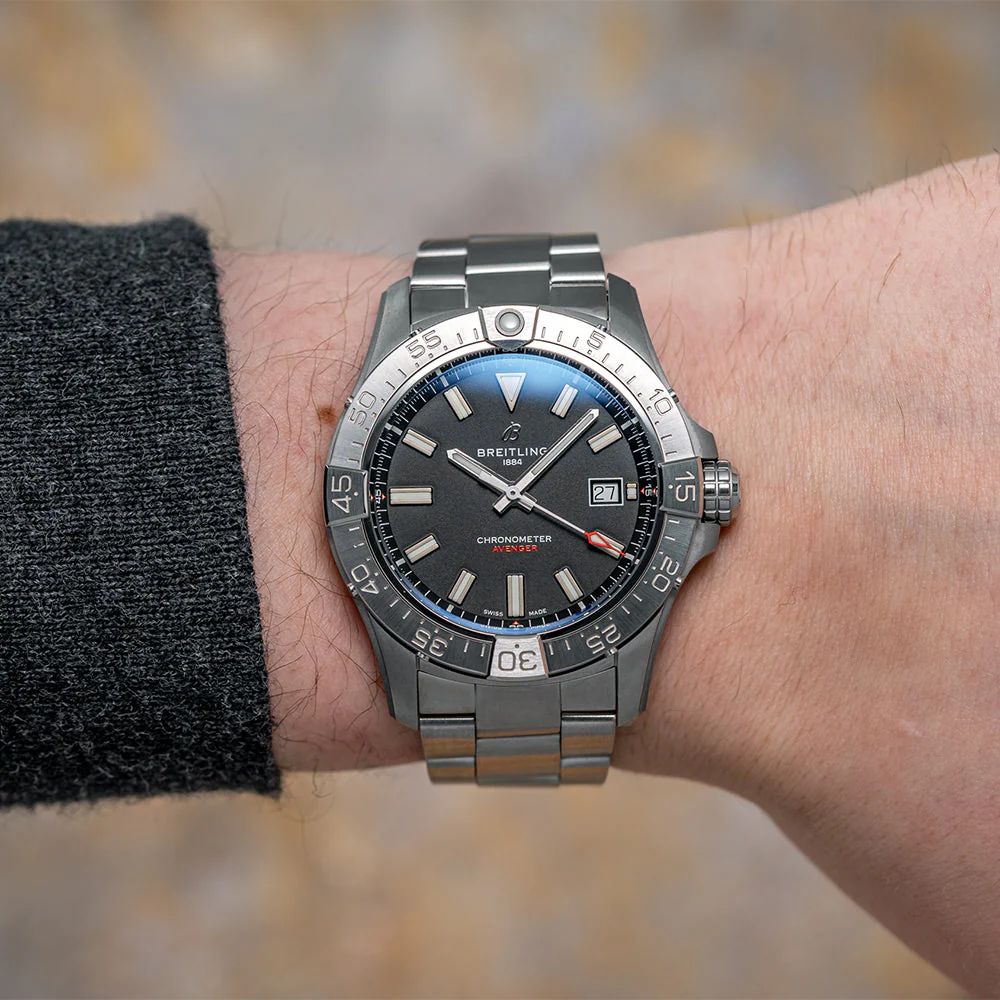 Avenger Automatic 42mm - Black on Bracelet - Image 4