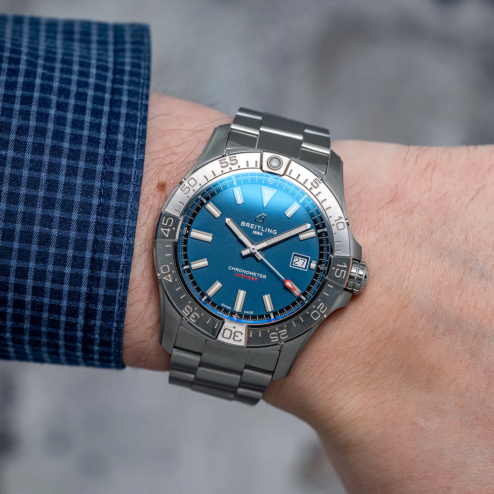 Avenger Automatic 42mm - Blue on Bracelet - Image 4