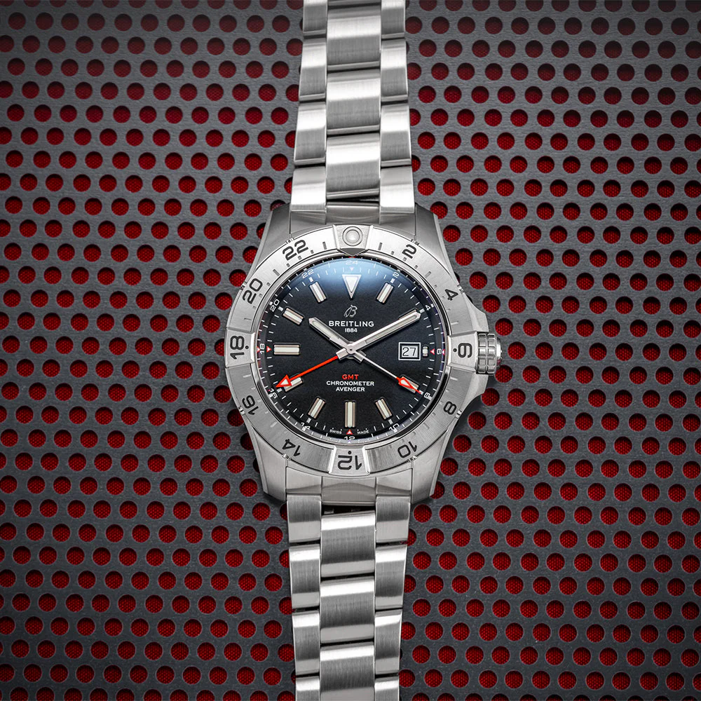 Avenger Automatic GMT 44mm - Black on Bracelet - Image 3
