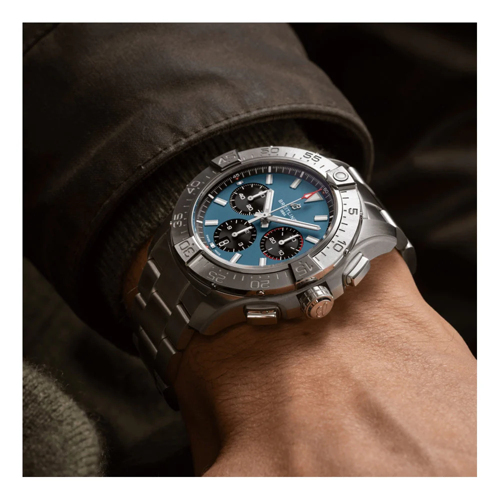 Avenger B01 Chronograph 44mm - Blue on Bracelet - Image 5