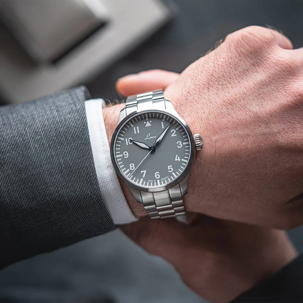 Pilot Watch Basic Augsburg MB Automatic 42mm - Grey on Bracelet - Image 3