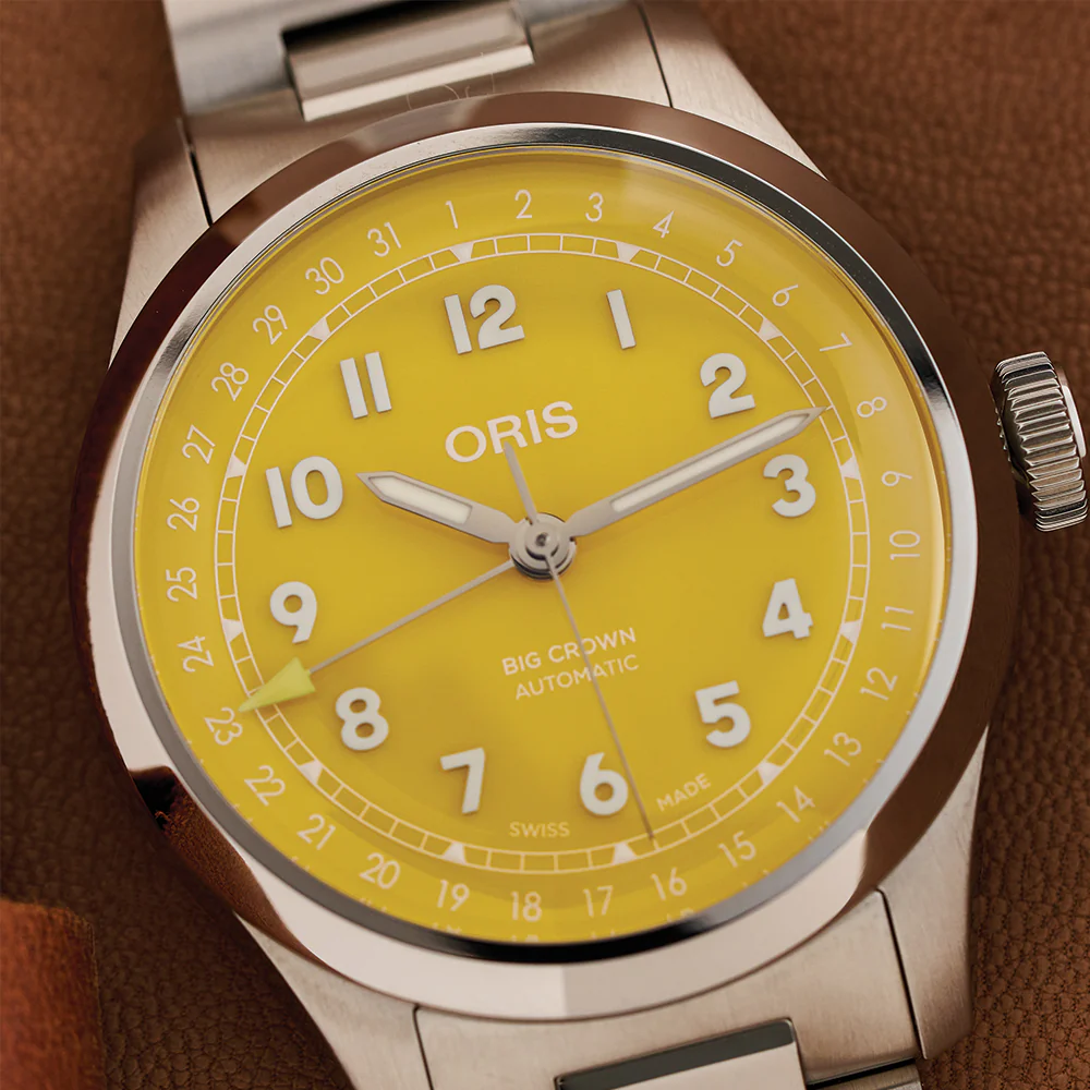 Big Crown Pointer Date 40mm - Yellow on Bracelet - Image 4