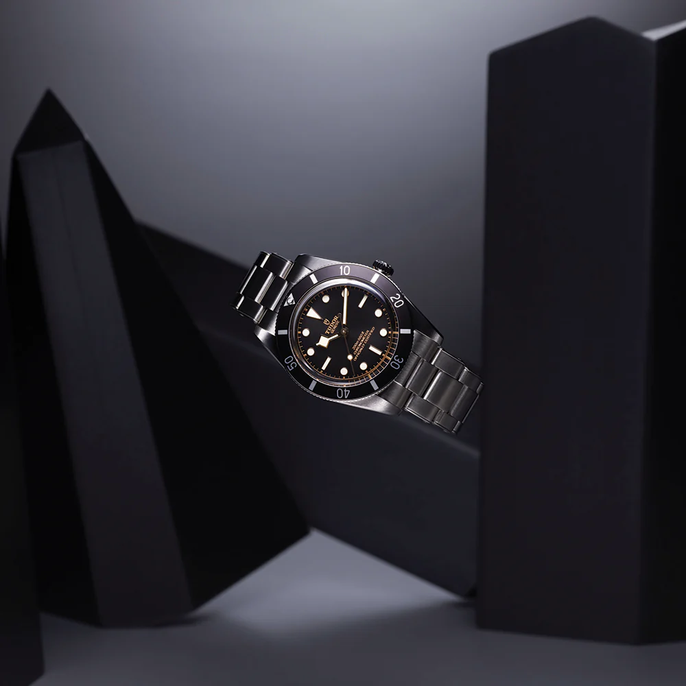 Black Bay 54 37mm - Black on Bracelet - Image 4