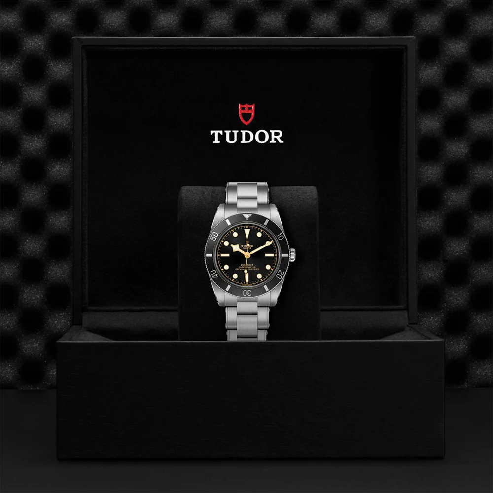 Black Bay 54 37mm - Black on Bracelet - Image 7