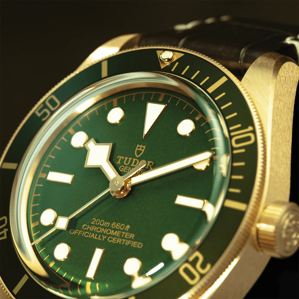 Black Bay 58 18K Yellow-Gold 39mm - Green on Leather Strap w/ Extra Fabric Strap - Image 7