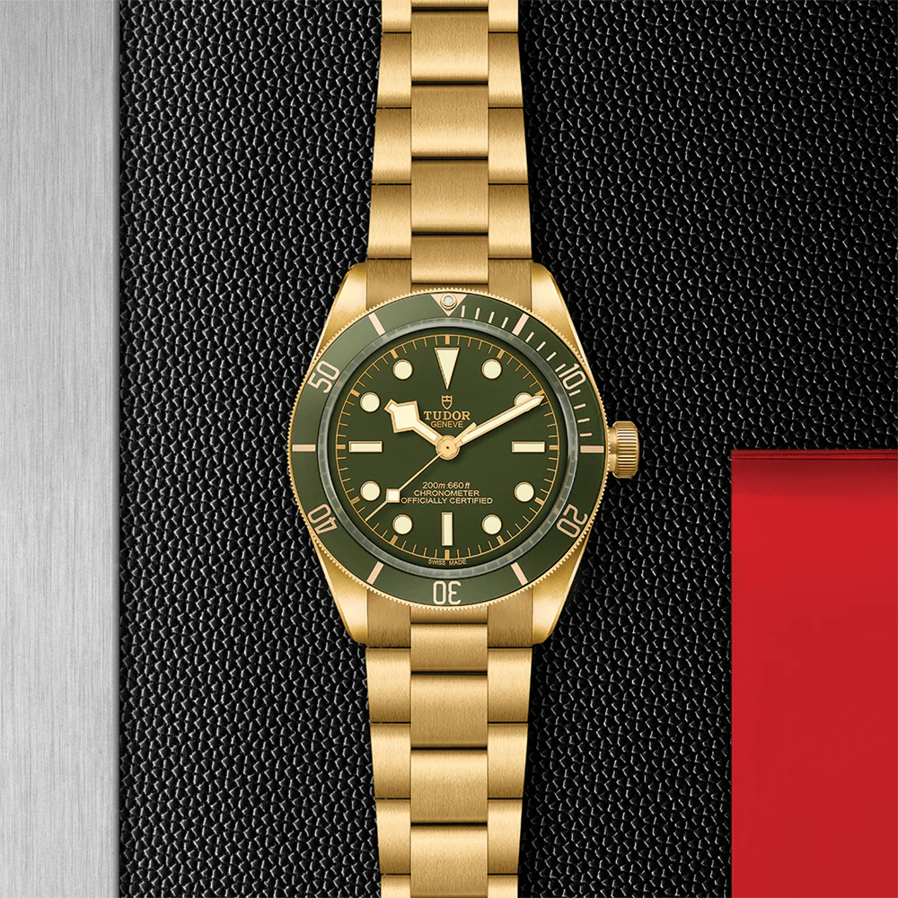 Black Bay 58 18K Yellow-Gold 39mm - Green on Bracelet - Image 2