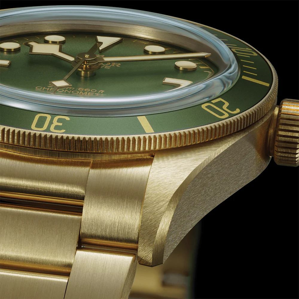 Black Bay 58 18K Yellow-Gold 39mm - Green on Bracelet - Image 6