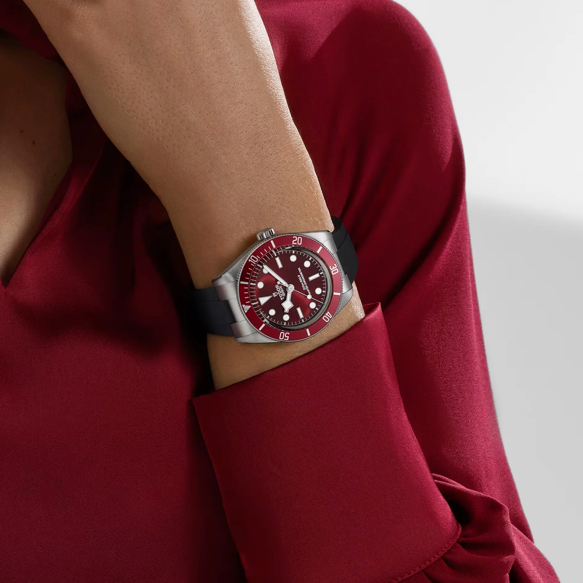 Black Bay 58 39mm - Burgundy on Rubber Strap - Image 3