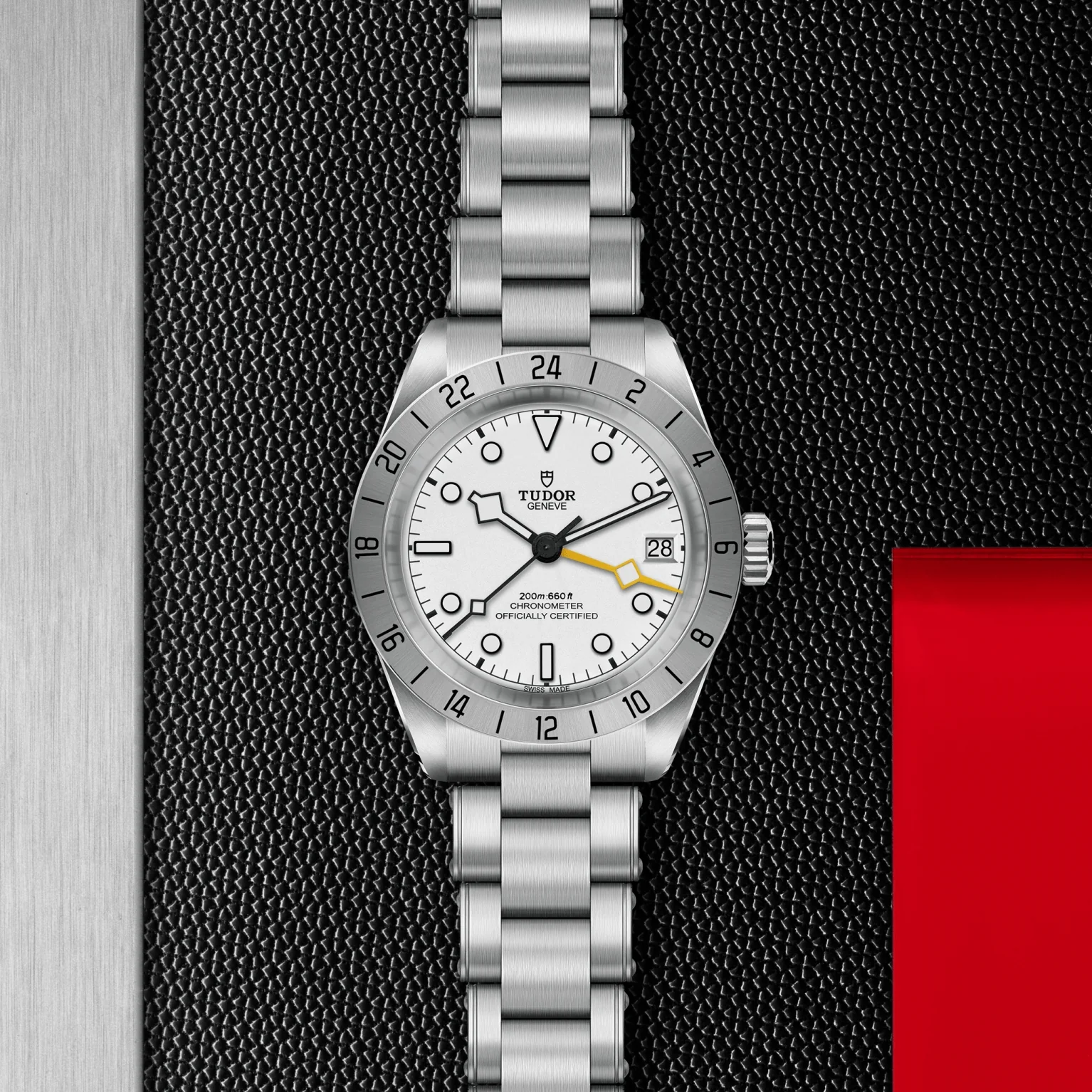 Black Bay Pro GMT 39mm - Opaline on Bracelet - Image 2