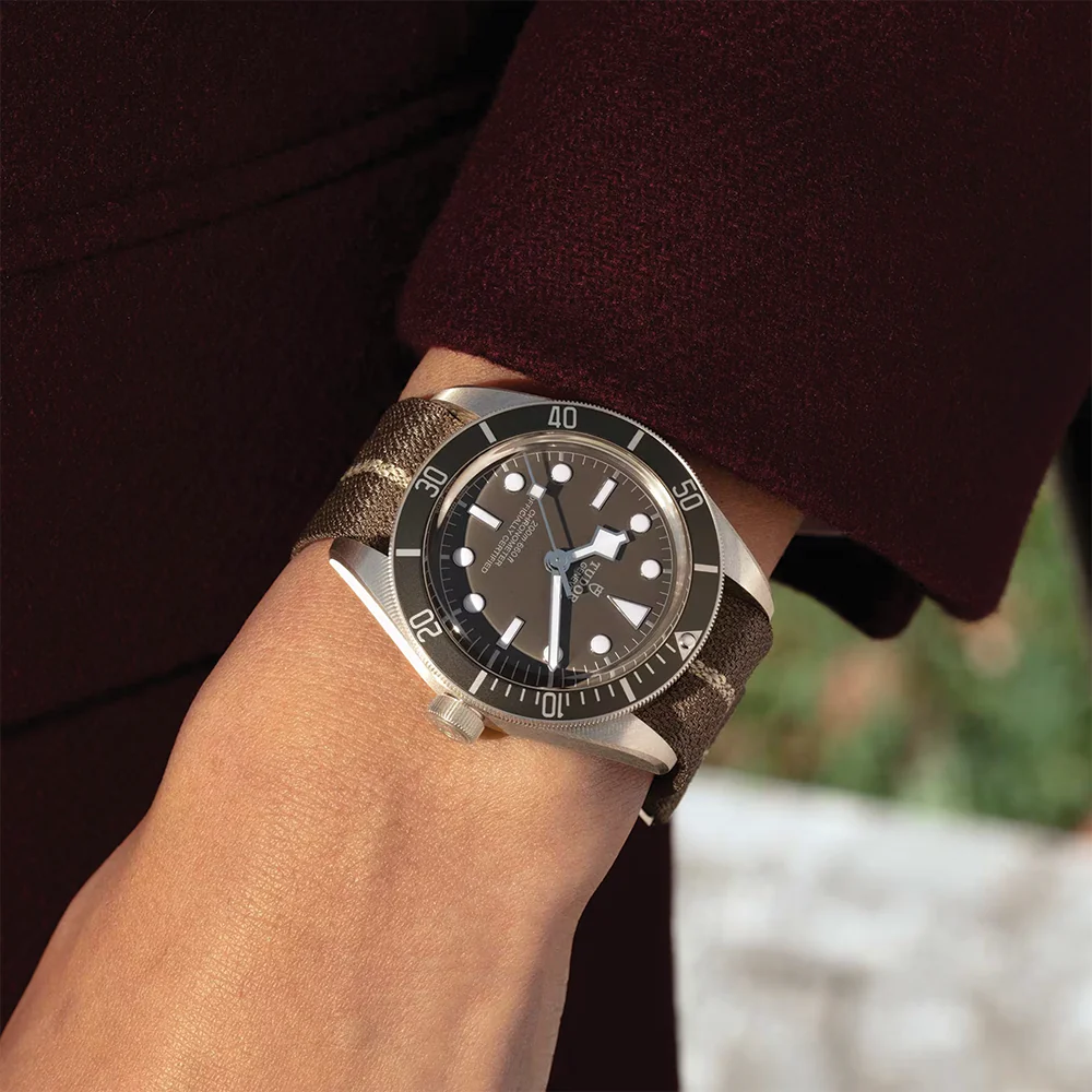 Black Bay 58 925 39mm - Taupe on Fabric Strap - Image 4