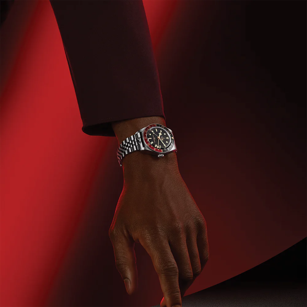 Black Bay 58 GMT 39mm - Black, Burgundy Bezel on 5-Link Bracelet - Image 3