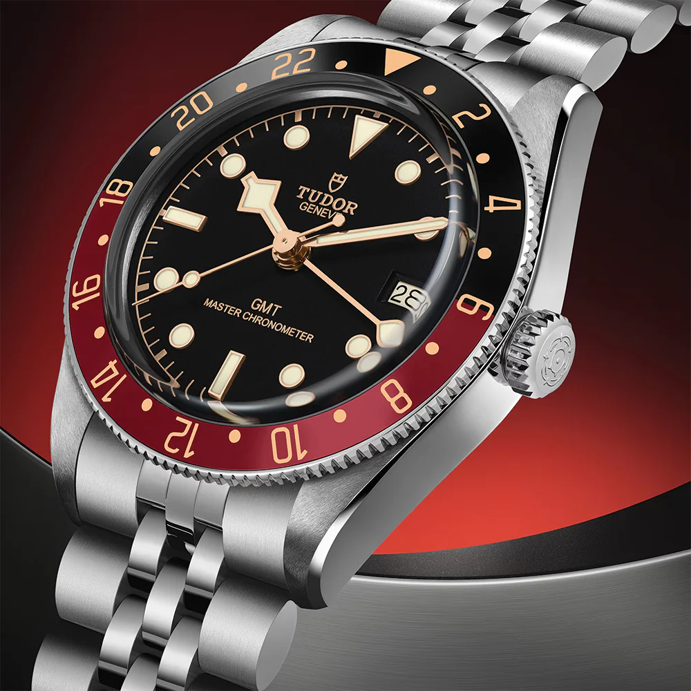 Black Bay 58 GMT 39mm - Black, Burgundy Bezel on 5-Link Bracelet - Image 4