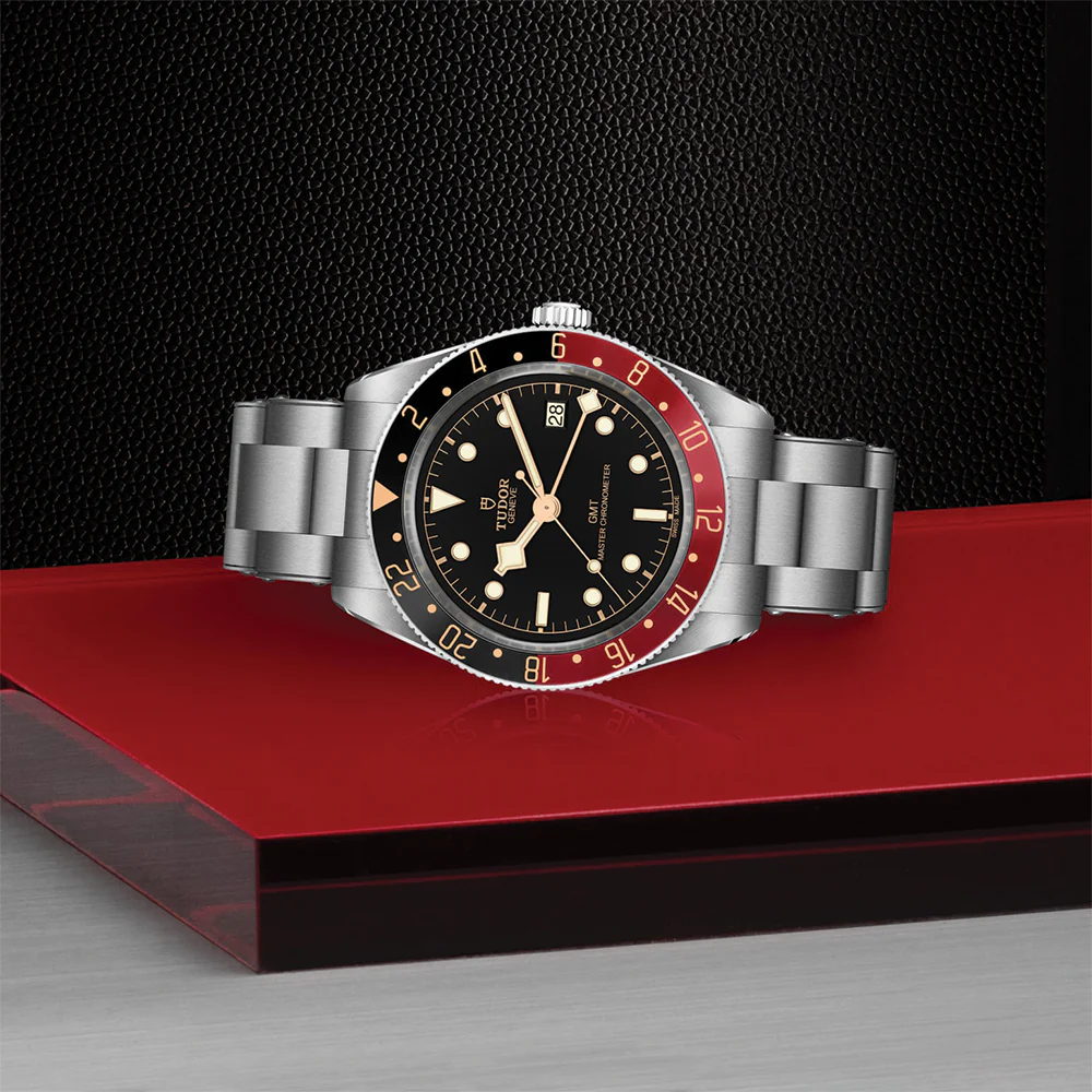 Black Bay 58 GMT 39mm - Black on Bracelet - Image 4
