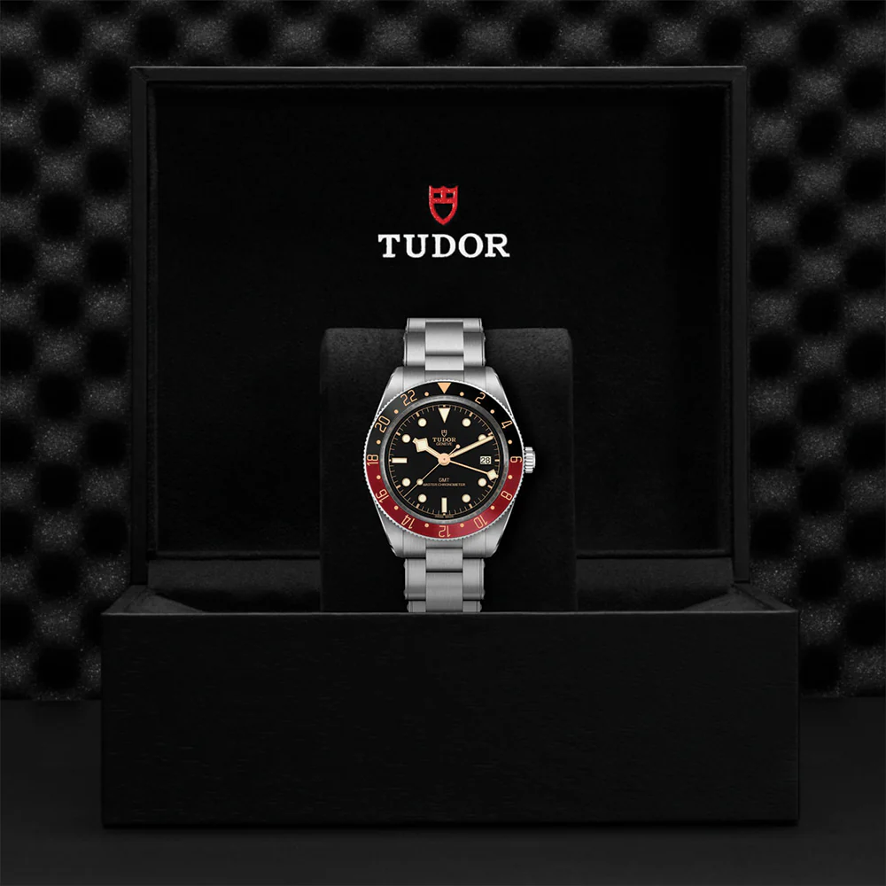Black Bay 58 GMT 39mm - Black on Bracelet - Image 9