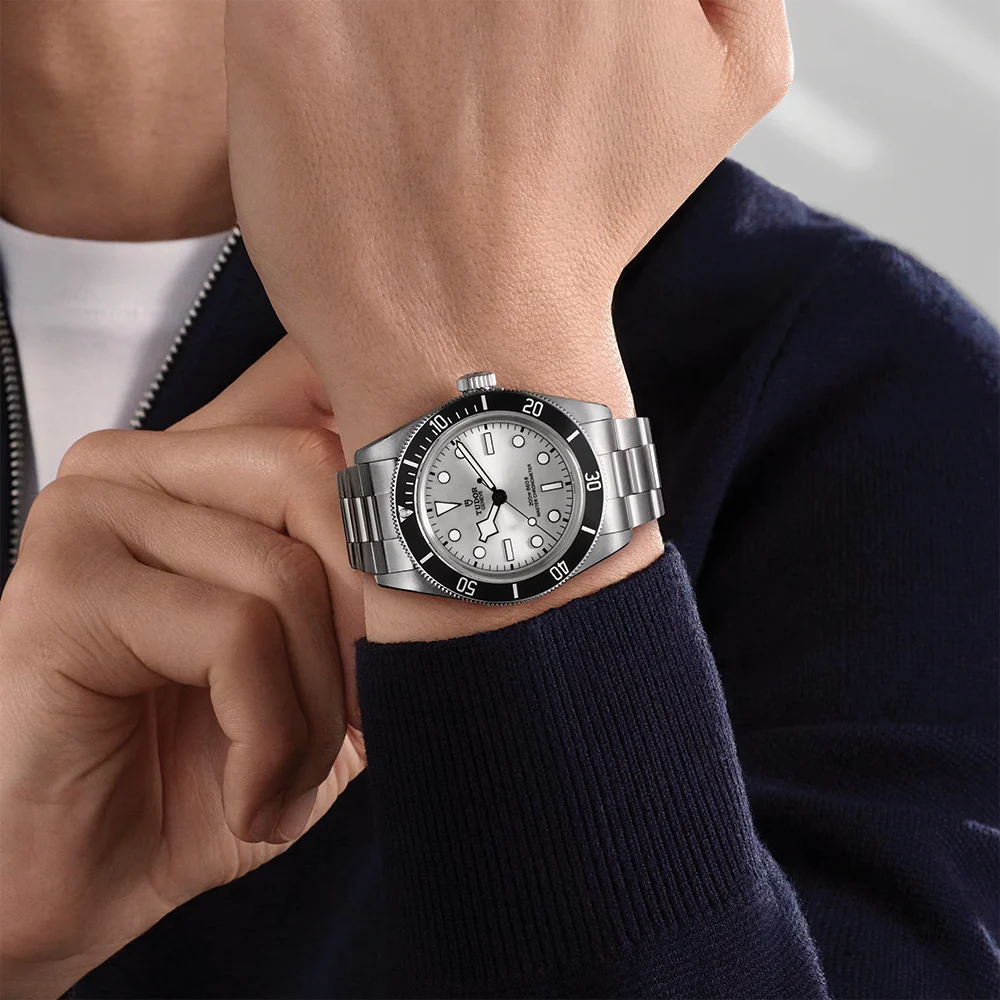 Black Bay 68 43mm - Silver, Black Bezel on Bracelet - Image 3
