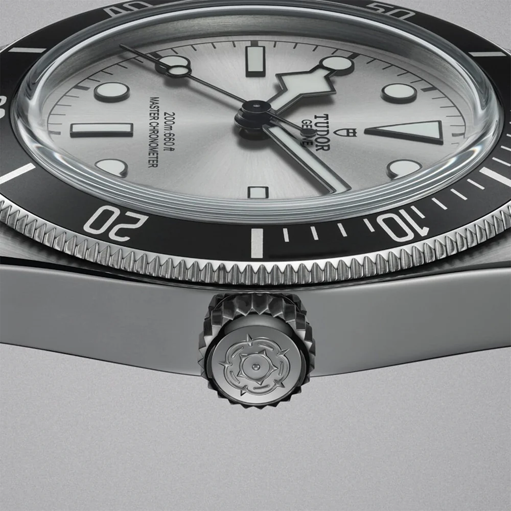Black Bay 68 43mm - Silver, Black Bezel on Bracelet - Image 7