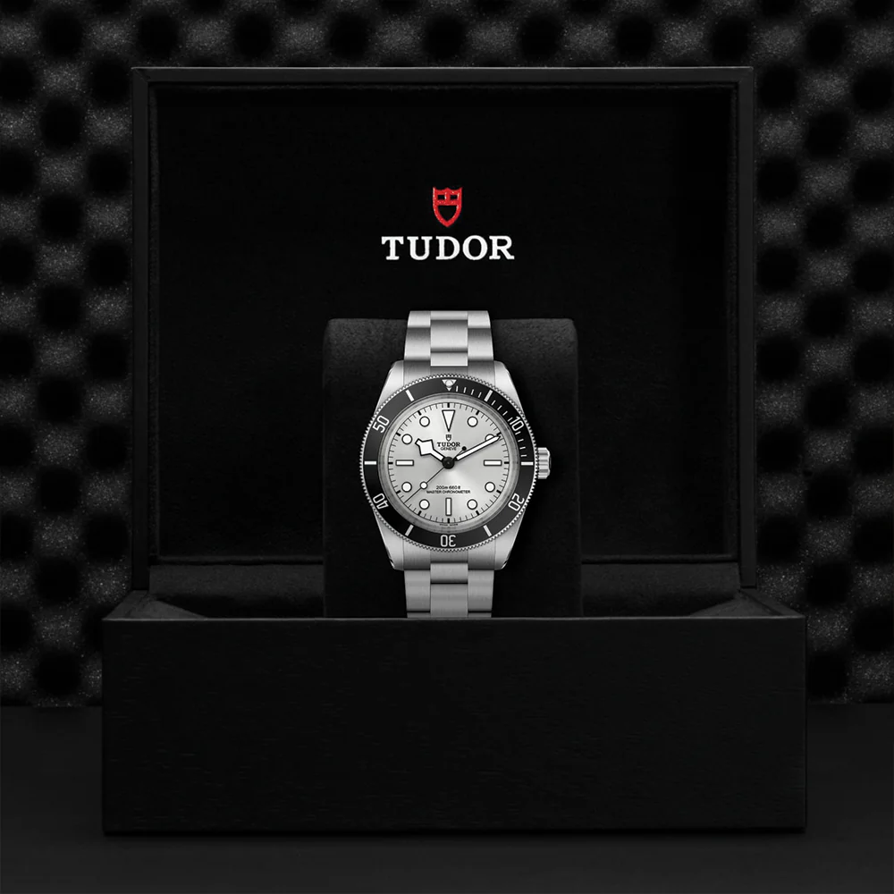Black Bay 68 43mm - Silver, Black Bezel on Bracelet - Image 9