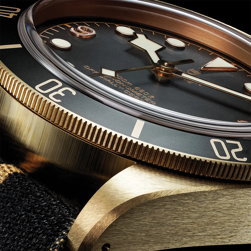 Black Bay Bronze 43mm - Slate Grey on Fabric Strap - Image 10