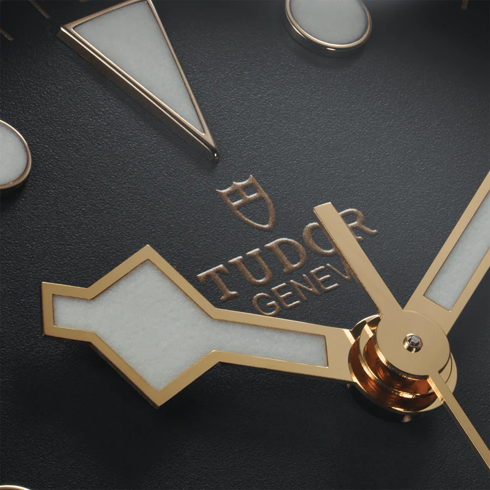 Black Bay Bronze 43mm - Slate Grey on Fabric Strap - Image 9