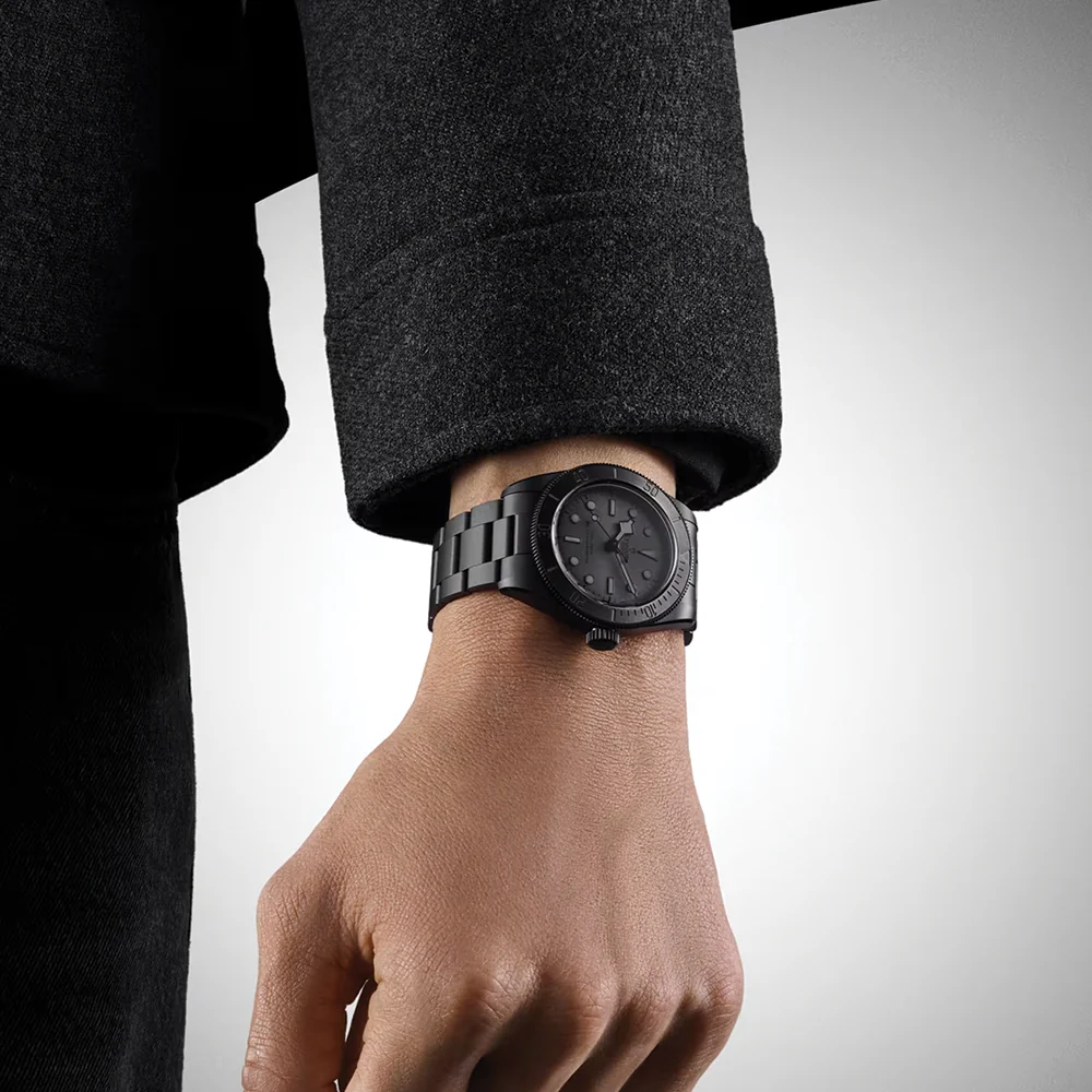 Black Bay Ceramic 41mm - Black on Bracelet - Image 3