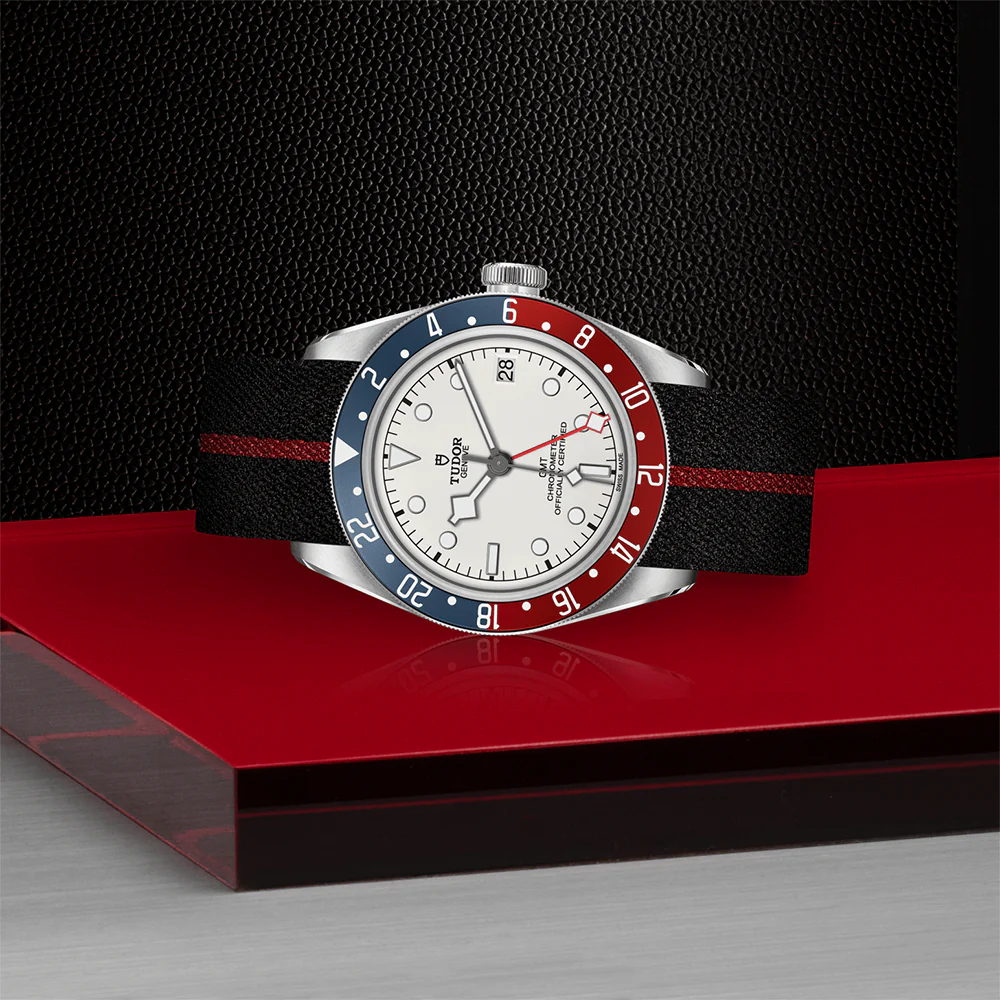 Black Bay GMT 41mm - Opaline on Fabric Strap - Image 3