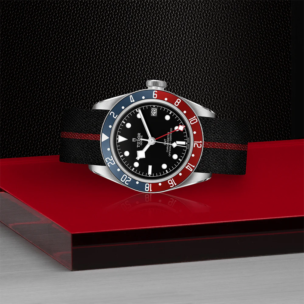 Black Bay GMT 41mm - Black on Fabric Strap - Image 3