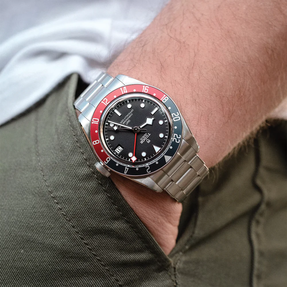 Black Bay GMT 41mm - Black on Bracelet - Image 3