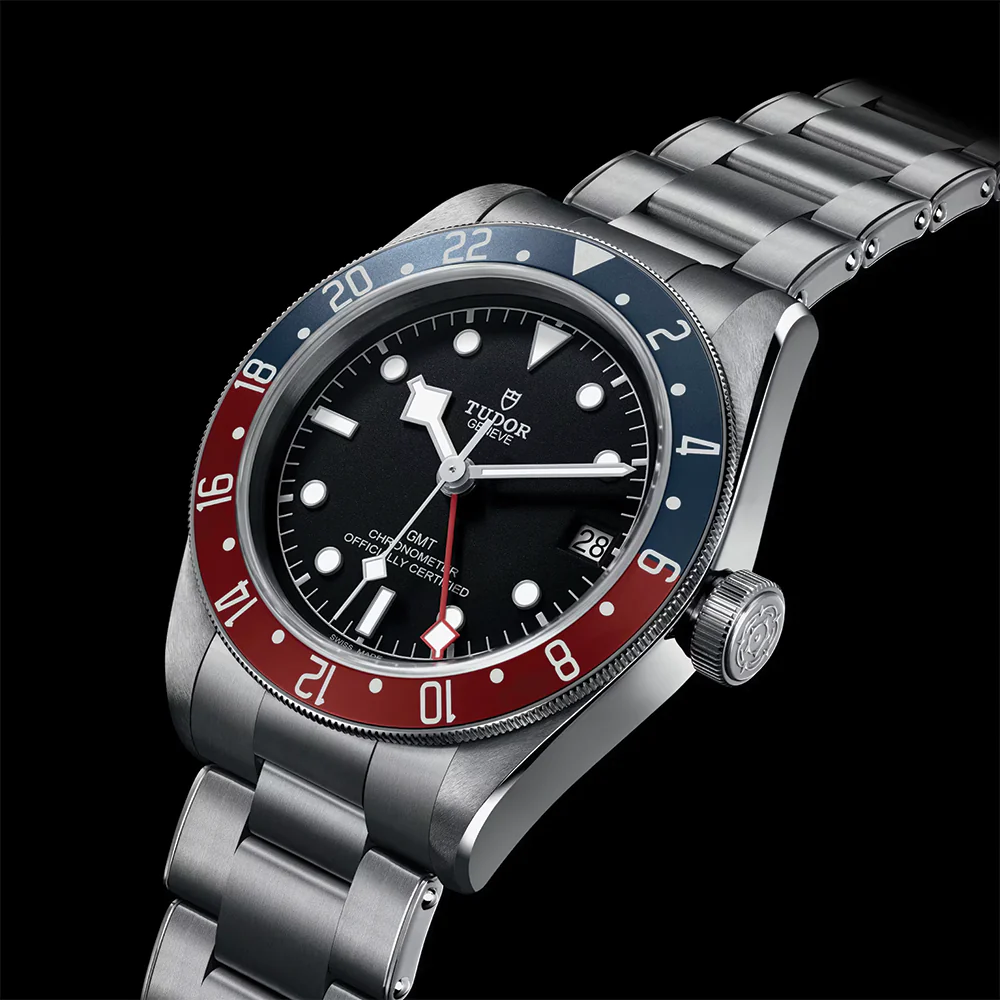 Black Bay GMT 41mm - Black on Bracelet - Image 5