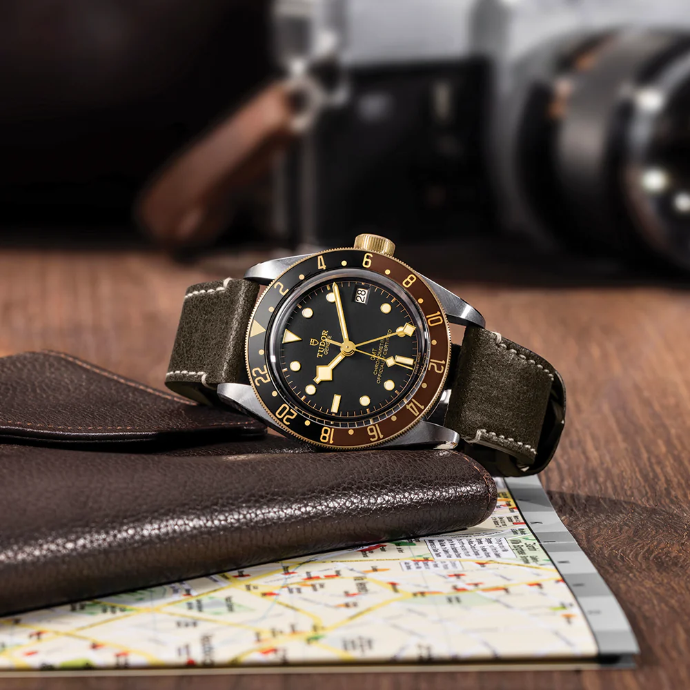 Black Bay GMT S&G 41mm - Black on Leather Strap - Image 4