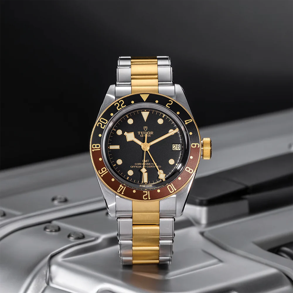 Black Bay GMT S&G 41mm - Black on Bracelet - Image 4