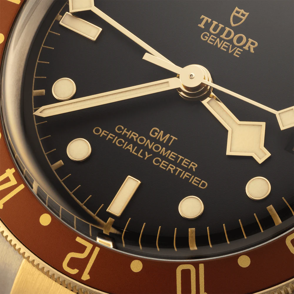 Black Bay GMT S&G 41mm - Black on Bracelet - Image 6