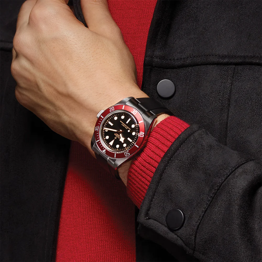 Black Bay 41mm - Black, Burgundy Bezel on Bracelet - Image 3