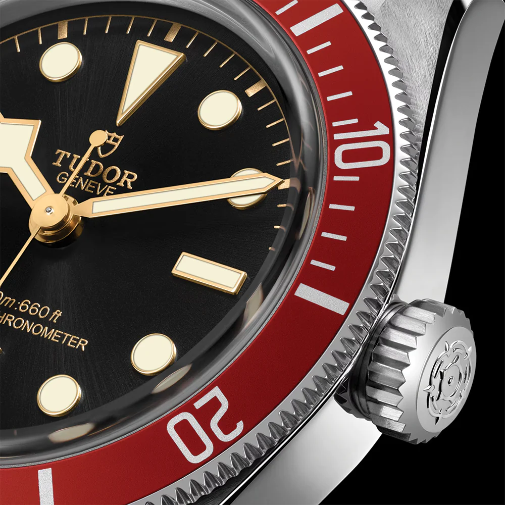 Black Bay 41mm - Black, Burgundy Bezel on Bracelet - Image 6