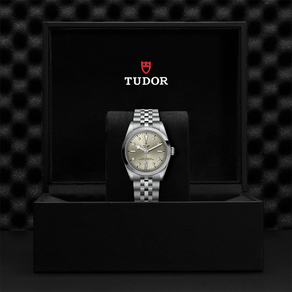 Black Bay One 36mm - Light champagne, Diamond-Set on Bracelet - Image 6