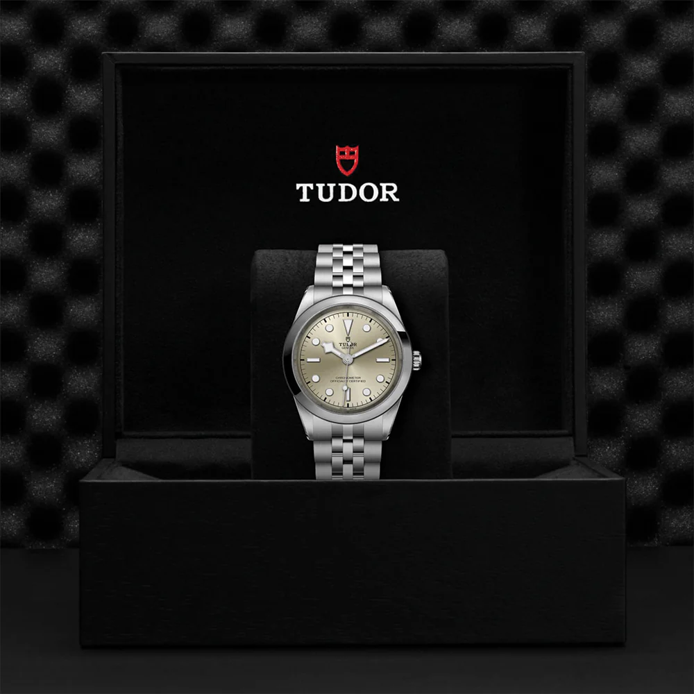Black Bay One 41mm - Light Champagne on Bracelet - Image 6