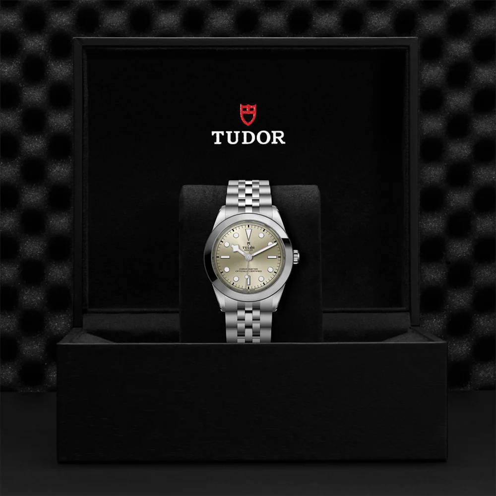 Black Bay One 39mm - Light Champagne on Bracelet - Image 6
