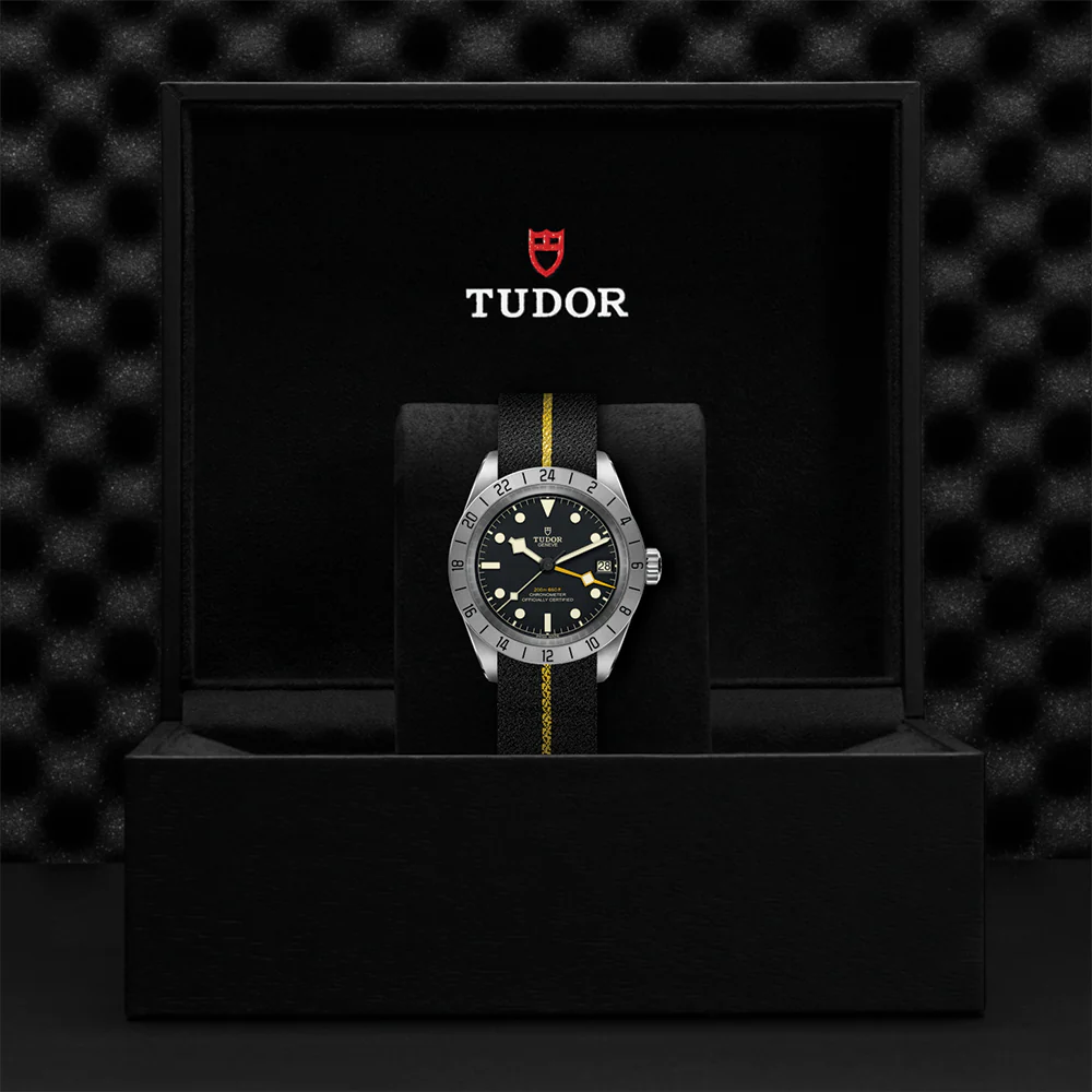 Black Bay Pro 39mm - Black on Fabric Strap - Image 6