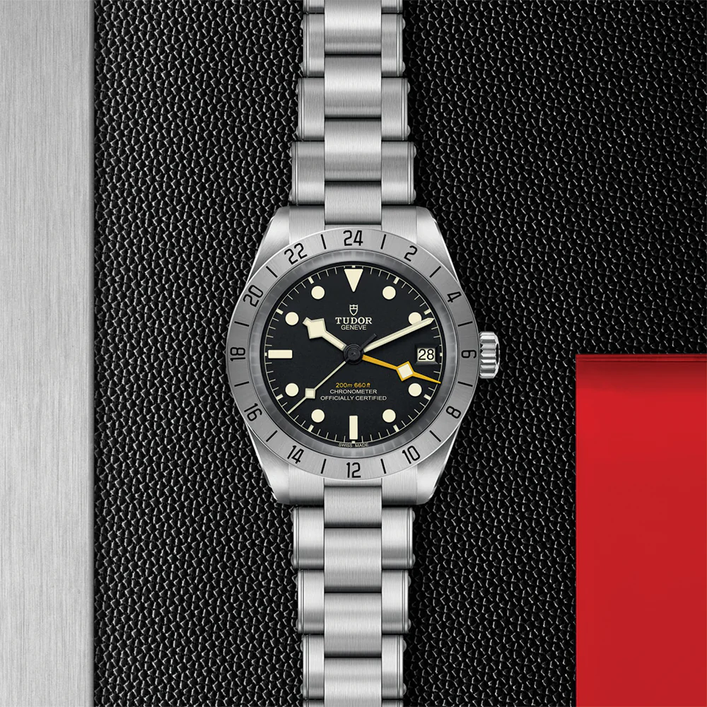 Black Bay Pro GMT 39mm - Black on Bracelet - Image 2